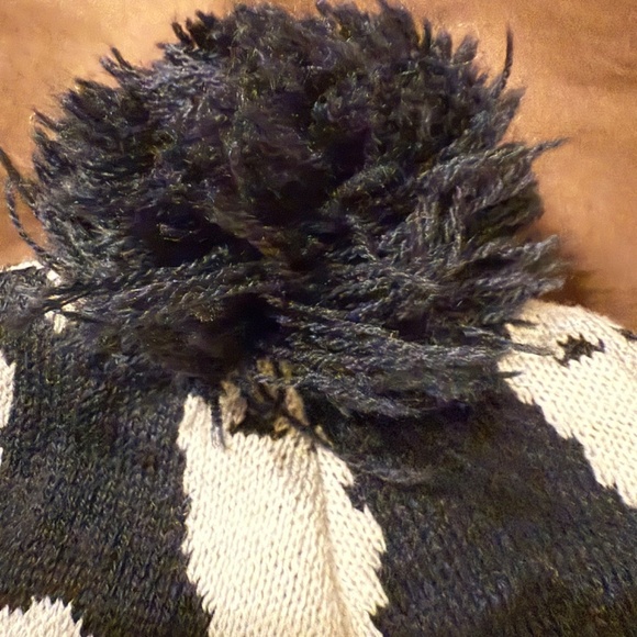 Winter Hat - Picture 3 of 4